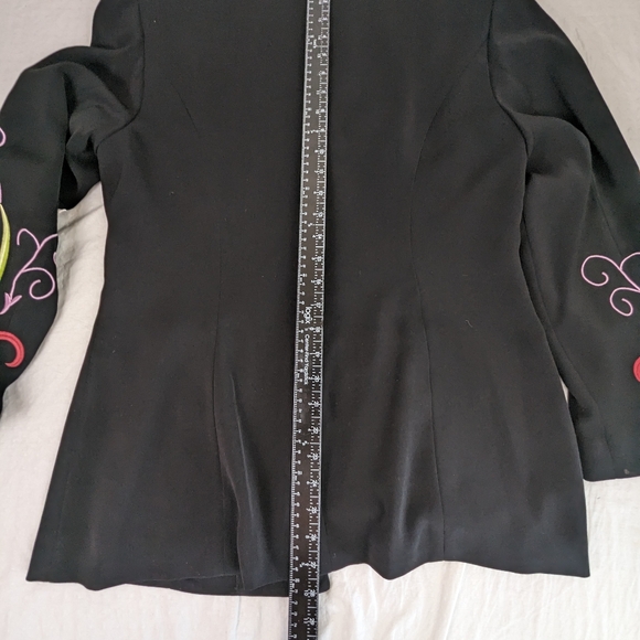 Psalm: CIV Black Blazer with Embriodered Lapel and Sleeves Size 12. Bag 7 - Picture 12 of 15